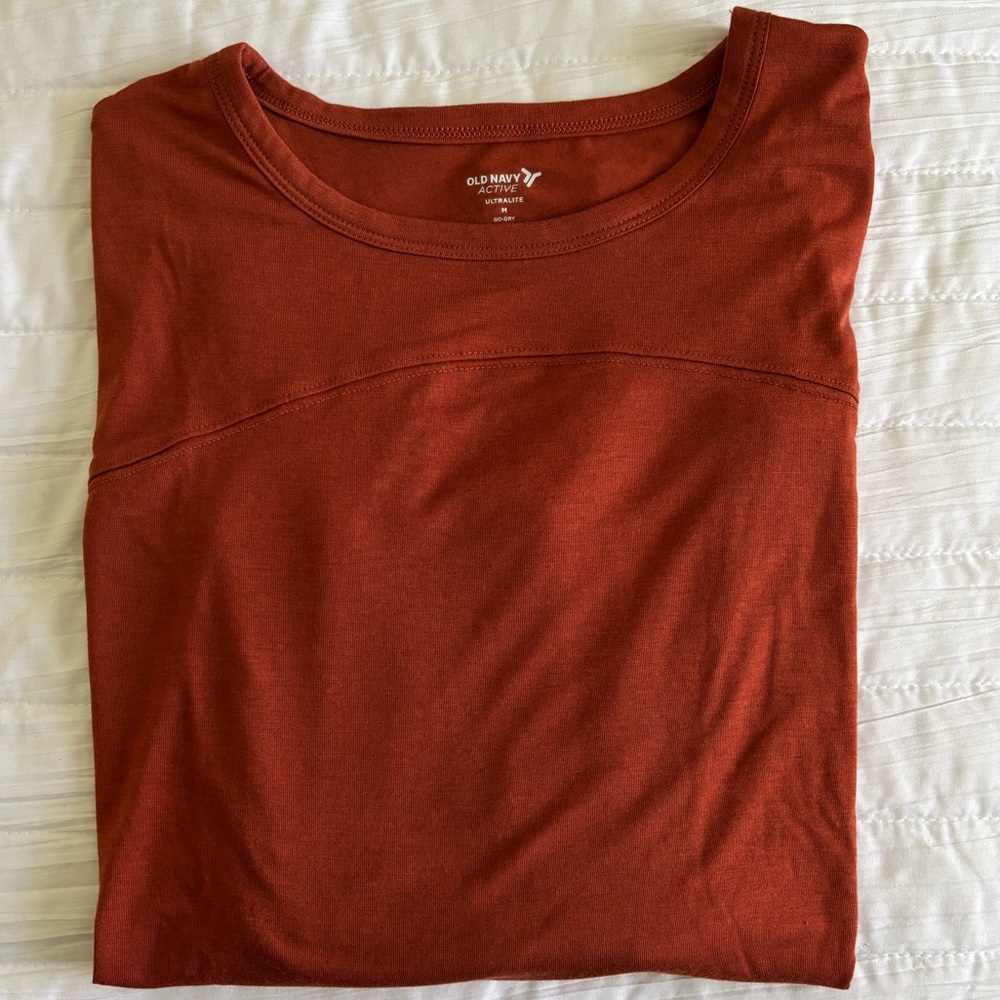 2 Old Navy Active Light Go Dry LS Tunic Workout Tops Size M Purple & Copper/Rust - Picture 7 of 7